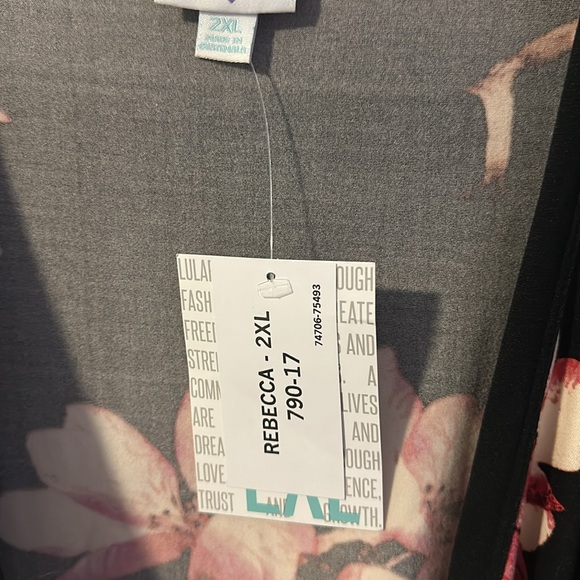 LuLaRoe wrap long-sleeved Rebecca top - Picture 2 of 3